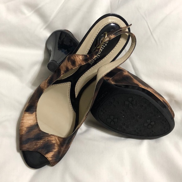 Heels - Picture 2 of 4